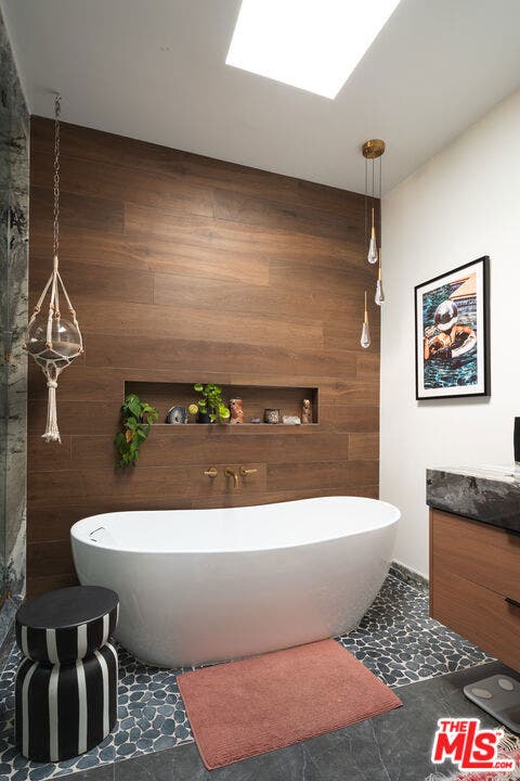 12956 Walsh Avenue, Los Angeles, CA 90066 12956 Walsh Avenue, Los Angeles, CA 90066