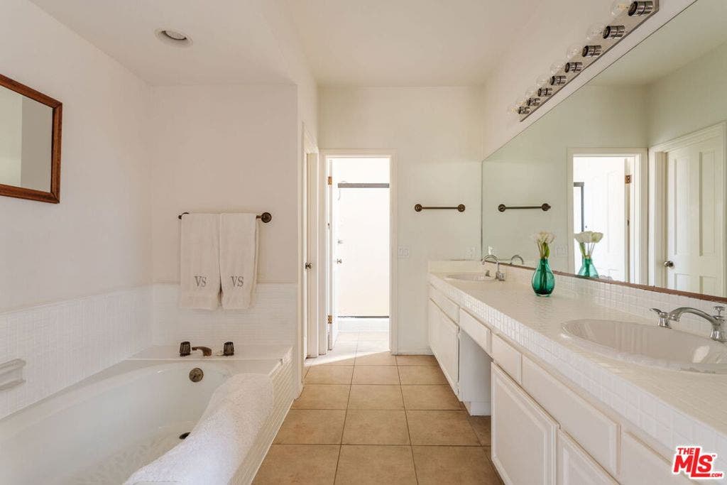 10336 Almayo Avenue, #302, Los Angeles, CA 90064 10336 Almayo Avenue, #302, Los Angeles, CA 90064