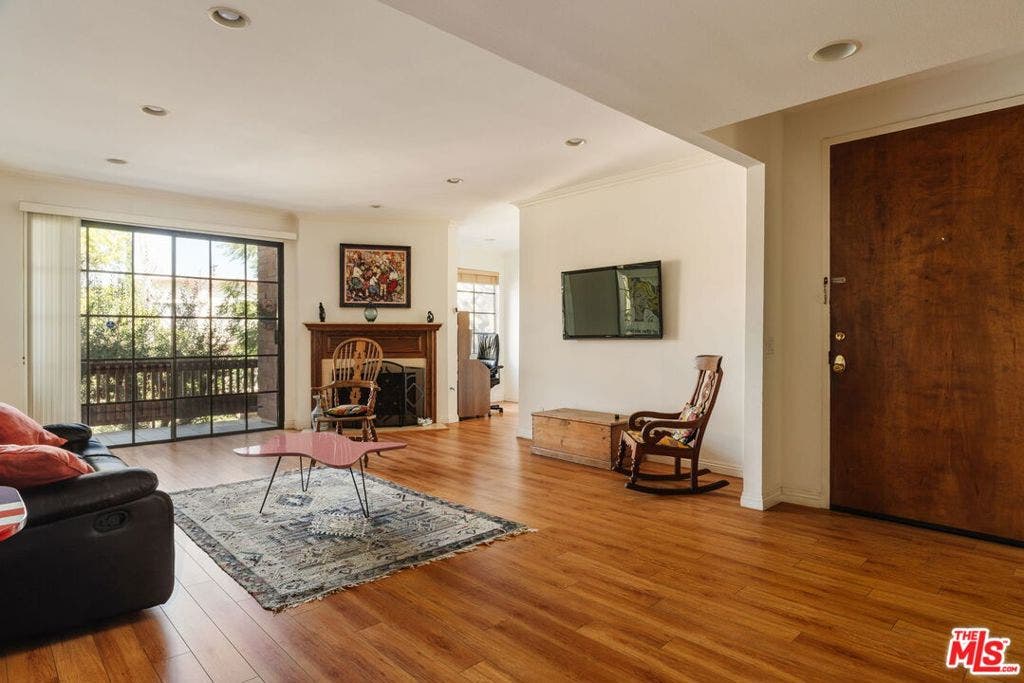 10336 Almayo Avenue, #302, Los Angeles, CA 90064 10336 Almayo Avenue, #302, Los Angeles, CA 90064