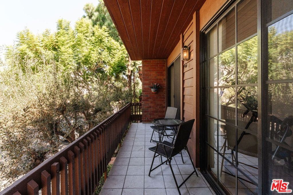 10336 Almayo Avenue, #302, Los Angeles, CA 90064 10336 Almayo Avenue, #302, Los Angeles, CA 90064