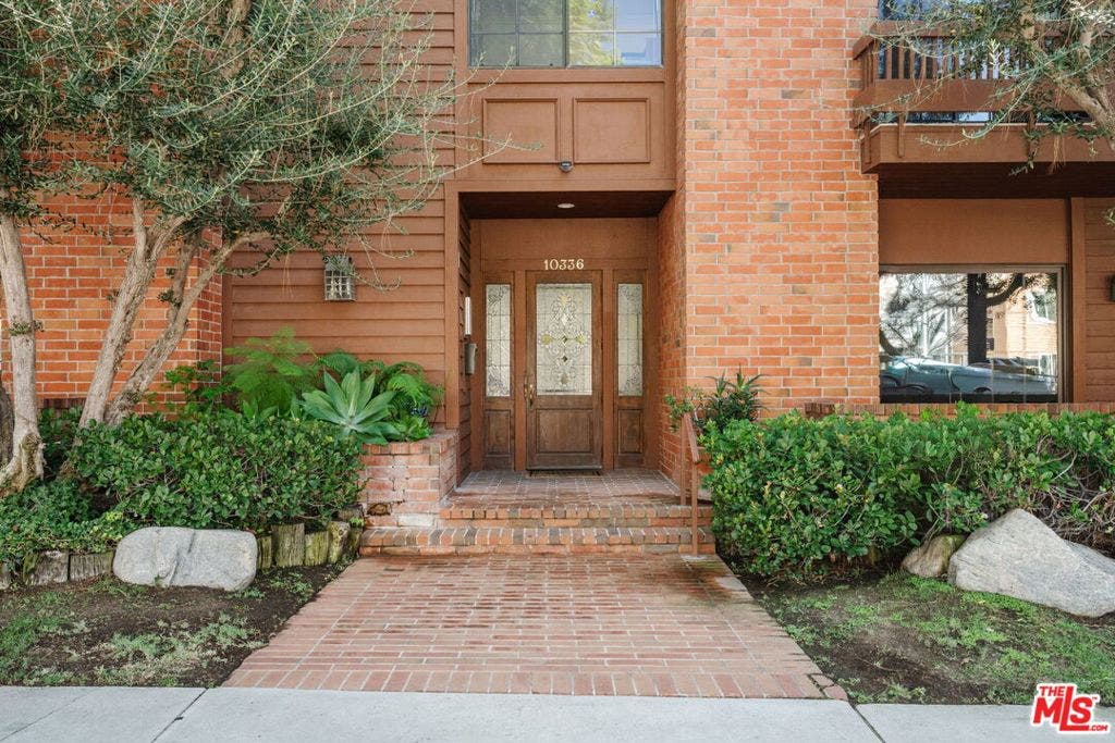 10336 Almayo Avenue, #302, Los Angeles, CA 90064 10336 Almayo Avenue, #302, Los Angeles, CA 90064