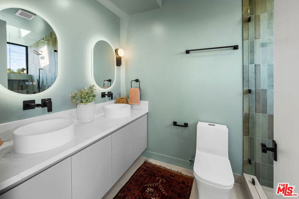 4683 Glenalbyn Drive, Los Angeles, CA 90065 4683 Glenalbyn Drive, Los Angeles, CA 90065