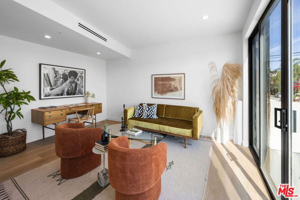 4683 Glenalbyn Drive, Los Angeles, CA 90065 4683 Glenalbyn Drive, Los Angeles, CA 90065