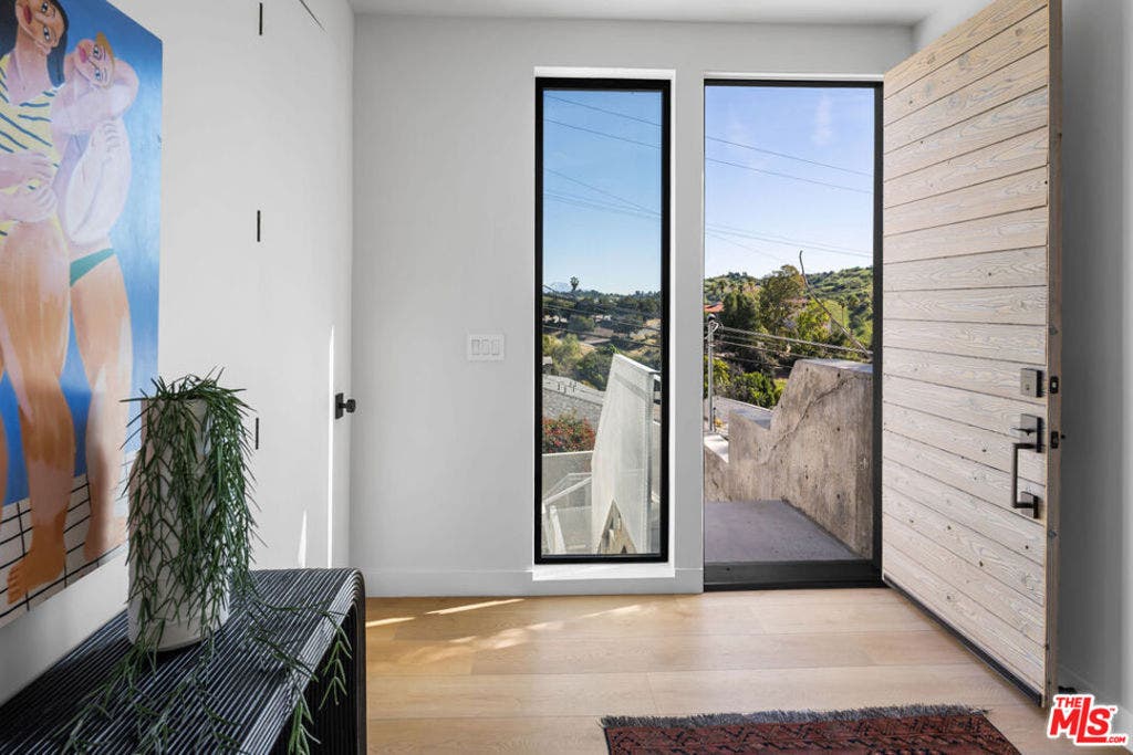 4683 Glenalbyn Drive, Los Angeles, CA 90065 4683 Glenalbyn Drive, Los Angeles, CA 90065