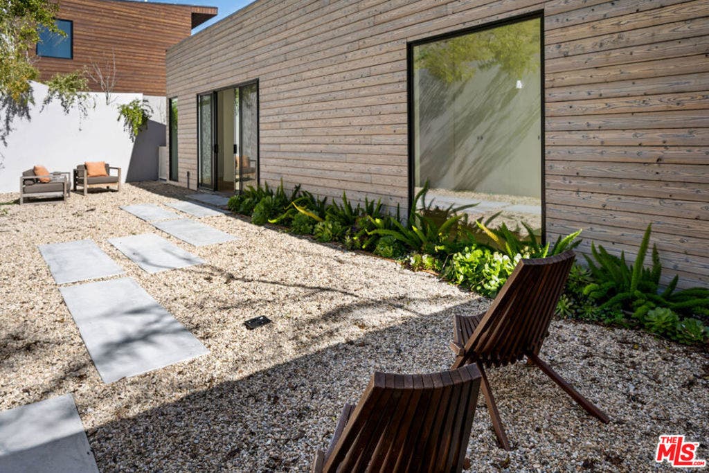 4683 Glenalbyn Drive, Los Angeles, CA 90065 4683 Glenalbyn Drive, Los Angeles, CA 90065