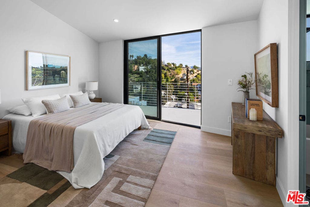 4683 Glenalbyn Drive, Los Angeles, CA 90065 Second bedroom