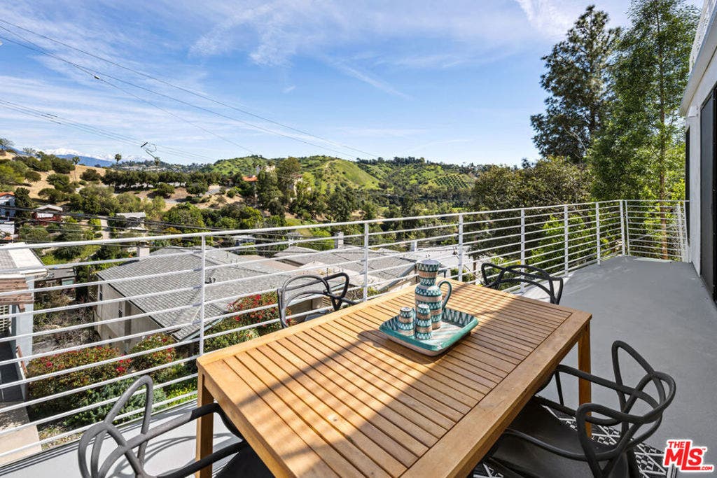 4683 Glenalbyn Drive, Los Angeles, CA 90065 4683 Glenalbyn Drive, Los Angeles, CA 90065