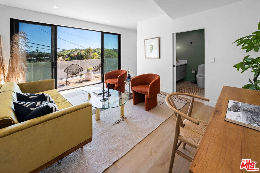 4683 Glenalbyn Drive, Los Angeles, CA 90065 Downstairs bedroom / office