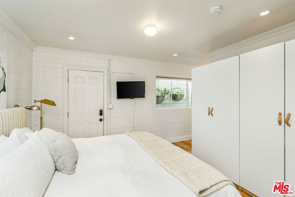 26887 Sea Vista Drive, #A, Malibu, CA 90265 26887 Sea Vista Drive, #A, Malibu, CA 90265