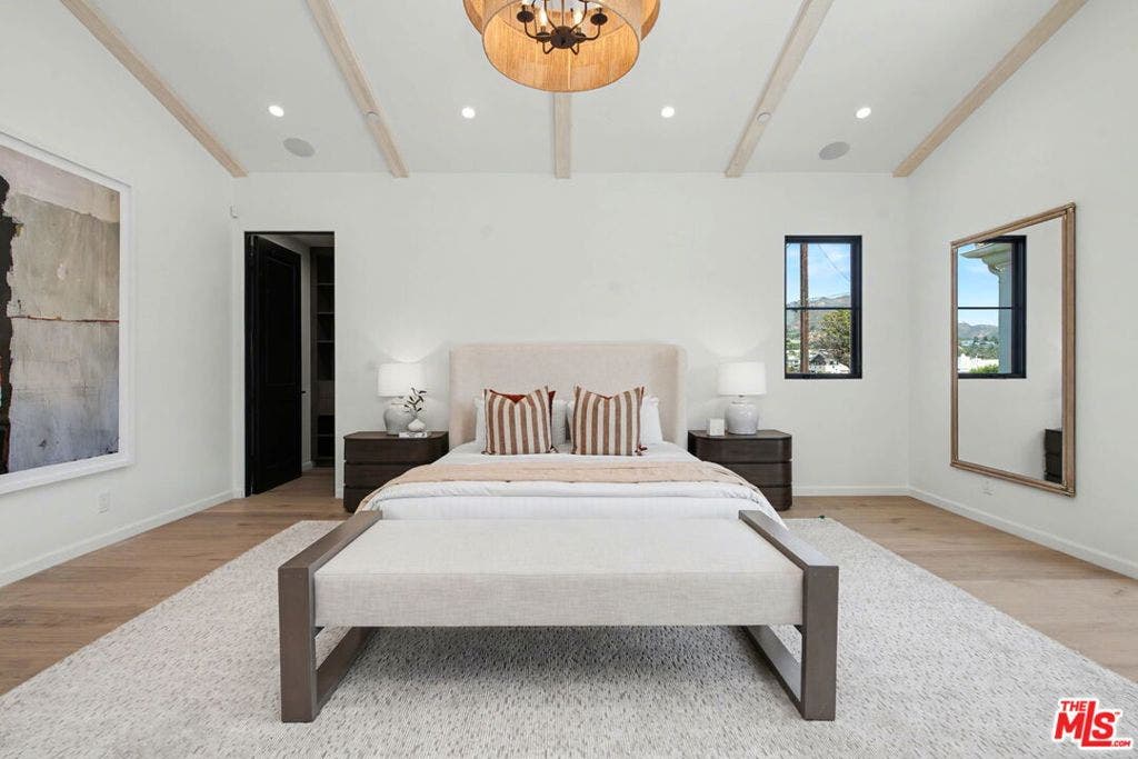 16011 Miami Way, Pacific Palisades, CA 90272 16011 Miami Way, Pacific Palisades, CA 90272