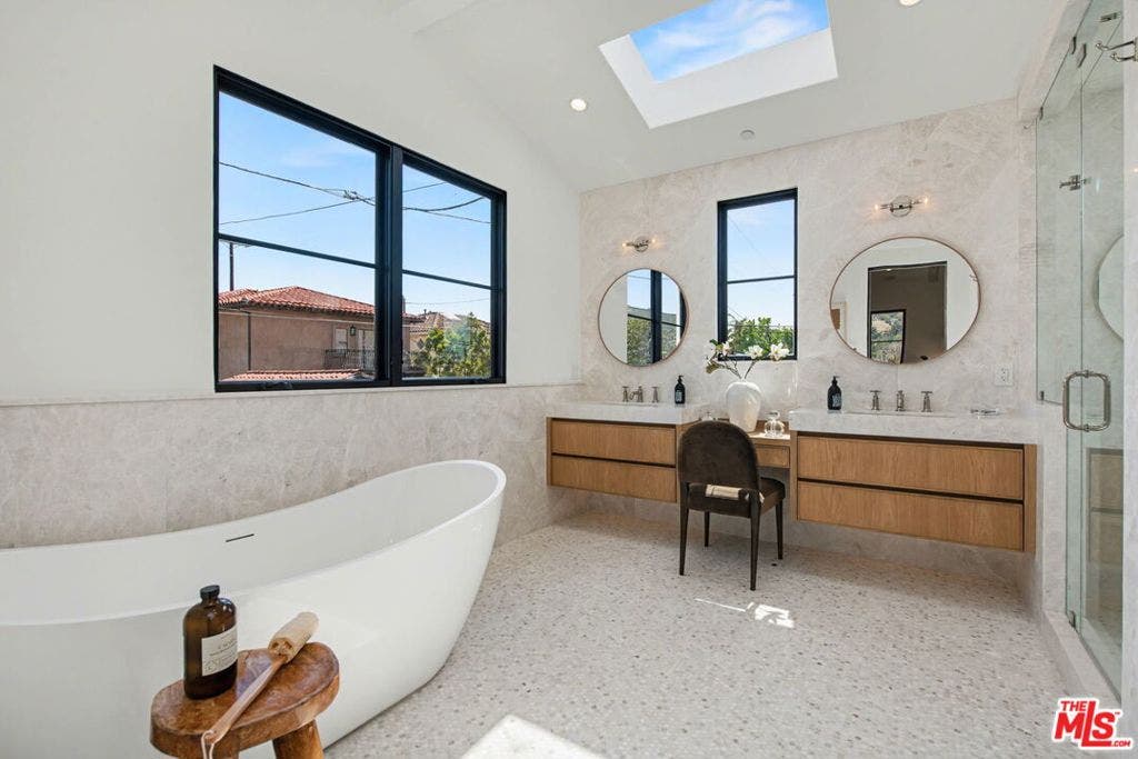 16011 Miami Way, Pacific Palisades, CA 90272 16011 Miami Way, Pacific Palisades, CA 90272
