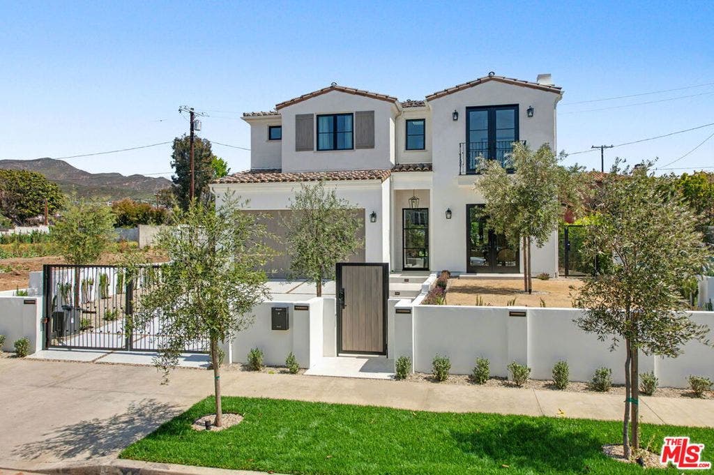 16011 Miami Way, Pacific Palisades, CA 90272 16011 Miami Way, Pacific Palisades, CA 90272