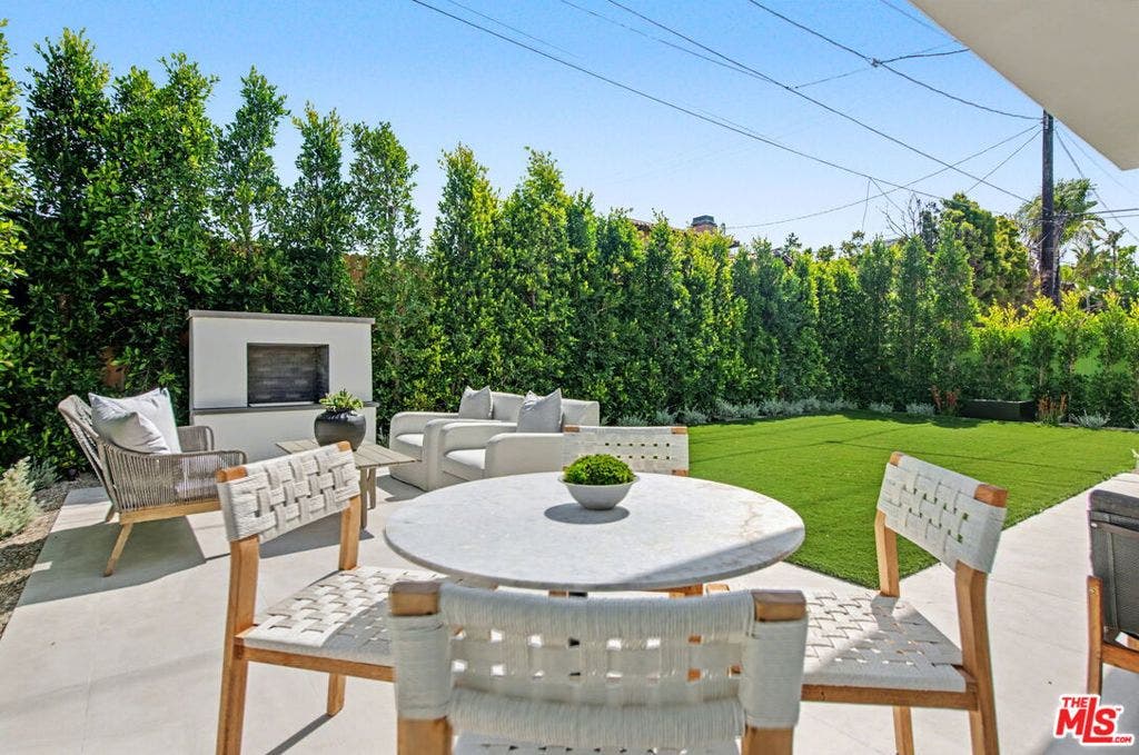 16011 Miami Way, Pacific Palisades, CA 90272 16011 Miami Way, Pacific Palisades, CA 90272