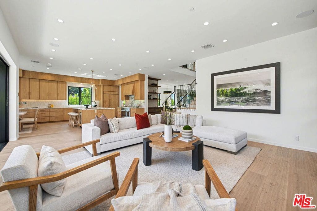 16011 Miami Way, Pacific Palisades, CA 90272 16011 Miami Way, Pacific Palisades, CA 90272
