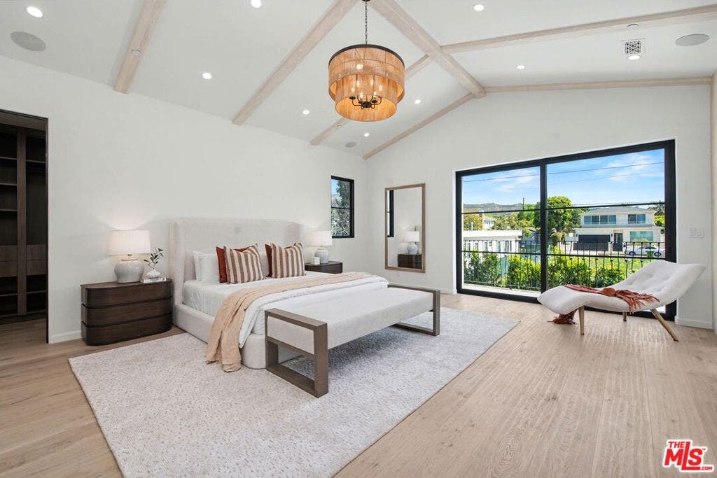 16011 Miami Way, Pacific Palisades, CA 90272 16011 Miami Way, Pacific Palisades, CA 90272