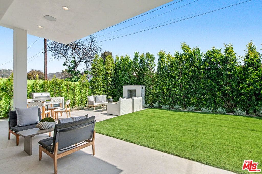 16011 Miami Way, Pacific Palisades, CA 90272 16011 Miami Way, Pacific Palisades, CA 90272