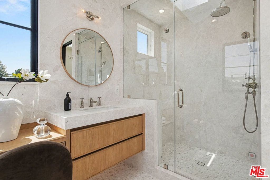 16011 Miami Way, Pacific Palisades, CA 90272 16011 Miami Way, Pacific Palisades, CA 90272
