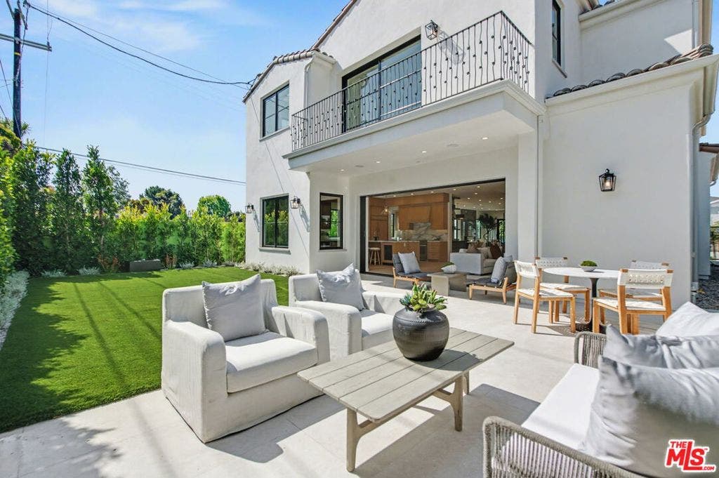 16011 Miami Way, Pacific Palisades, CA 90272 16011 Miami Way, Pacific Palisades, CA 90272