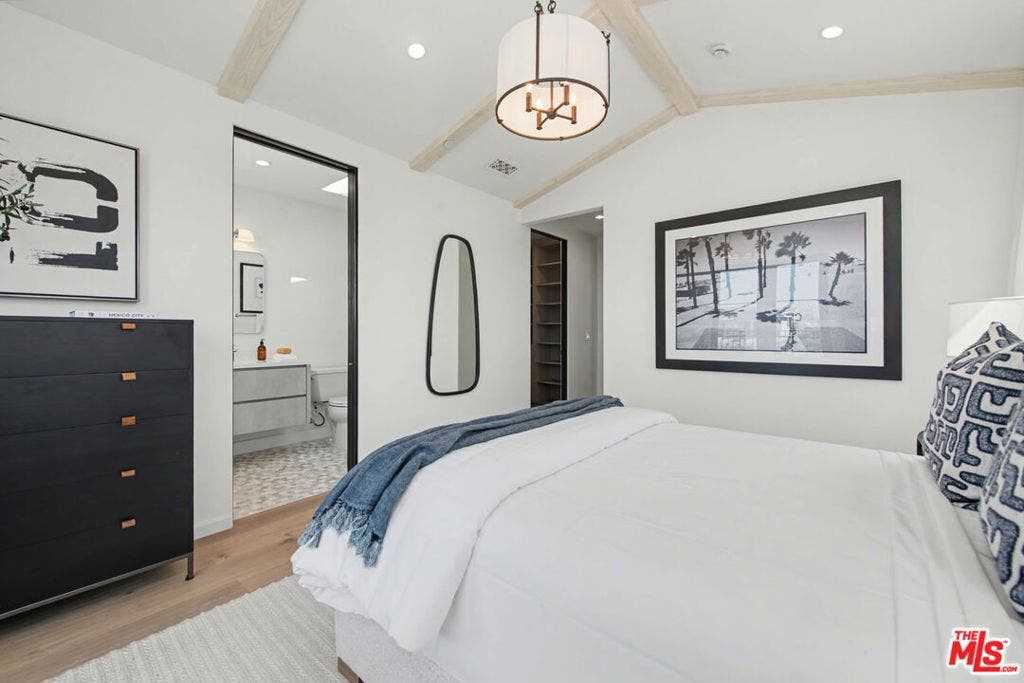 16011 Miami Way, Pacific Palisades, CA 90272 16011 Miami Way, Pacific Palisades, CA 90272