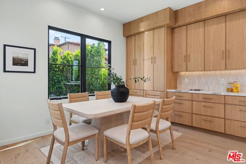16011 Miami Way, Pacific Palisades, CA 90272 16011 Miami Way, Pacific Palisades, CA 90272