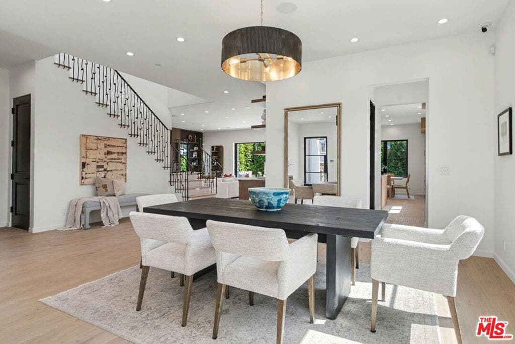 16011 Miami Way, Pacific Palisades, CA 90272 16011 Miami Way, Pacific Palisades, CA 90272