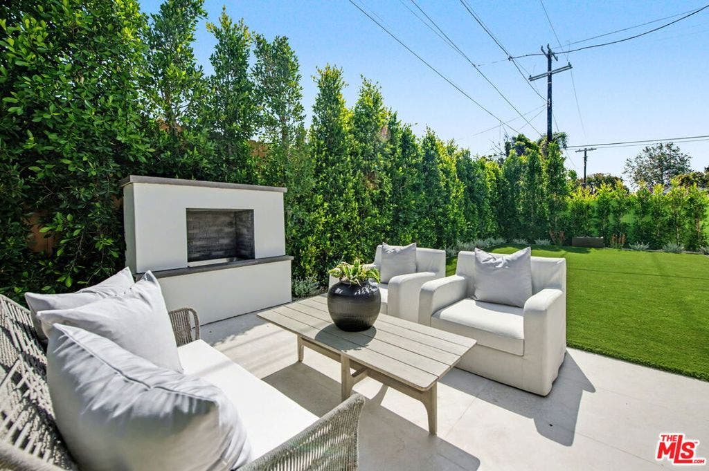 16011 Miami Way, Pacific Palisades, CA 90272 16011 Miami Way, Pacific Palisades, CA 90272