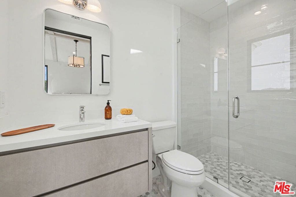 16011 Miami Way, Pacific Palisades, CA 90272 16011 Miami Way, Pacific Palisades, CA 90272