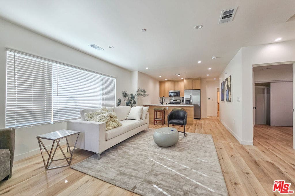 1323 N June Street, Los Angeles, CA 90028 1323 N June Street, Los Angeles, CA 90028
