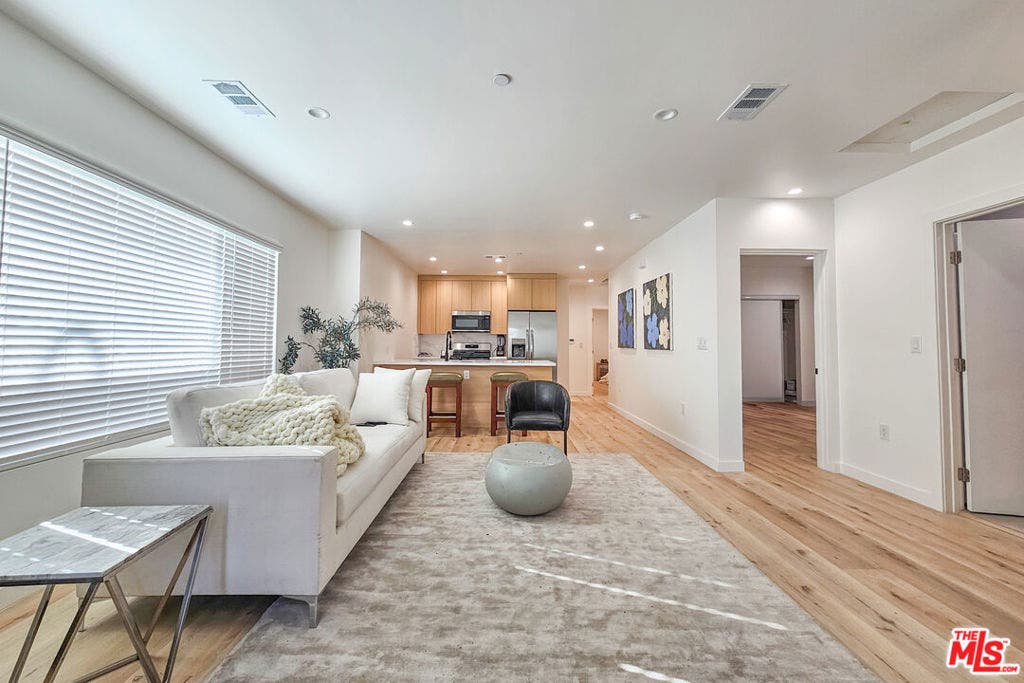 1323 N June Street, Los Angeles, CA 90028 1323 N June Street, Los Angeles, CA 90028