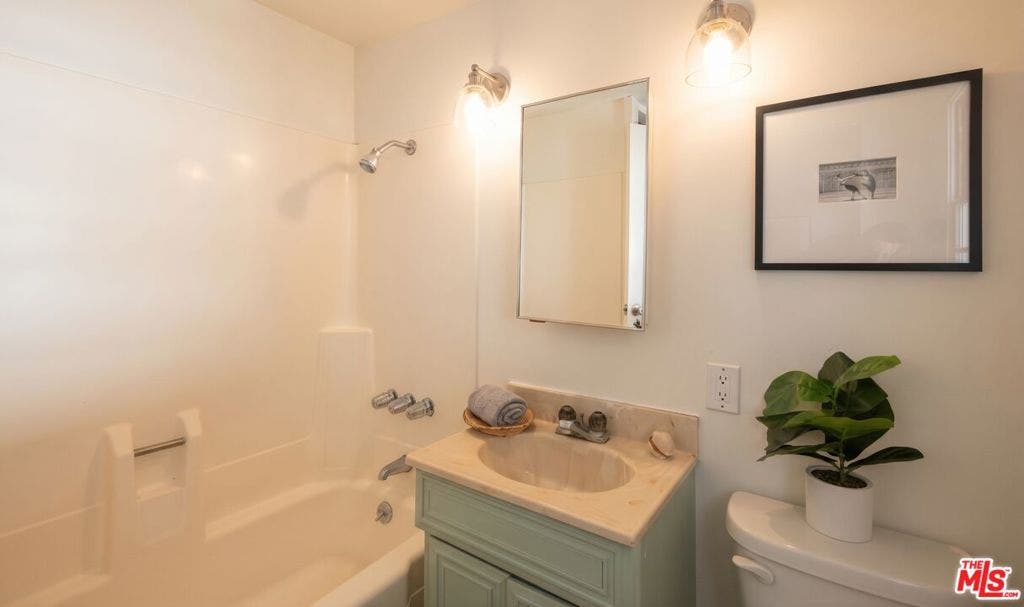 5003 Sierra Villa Drive, Los Angeles, CA 90041