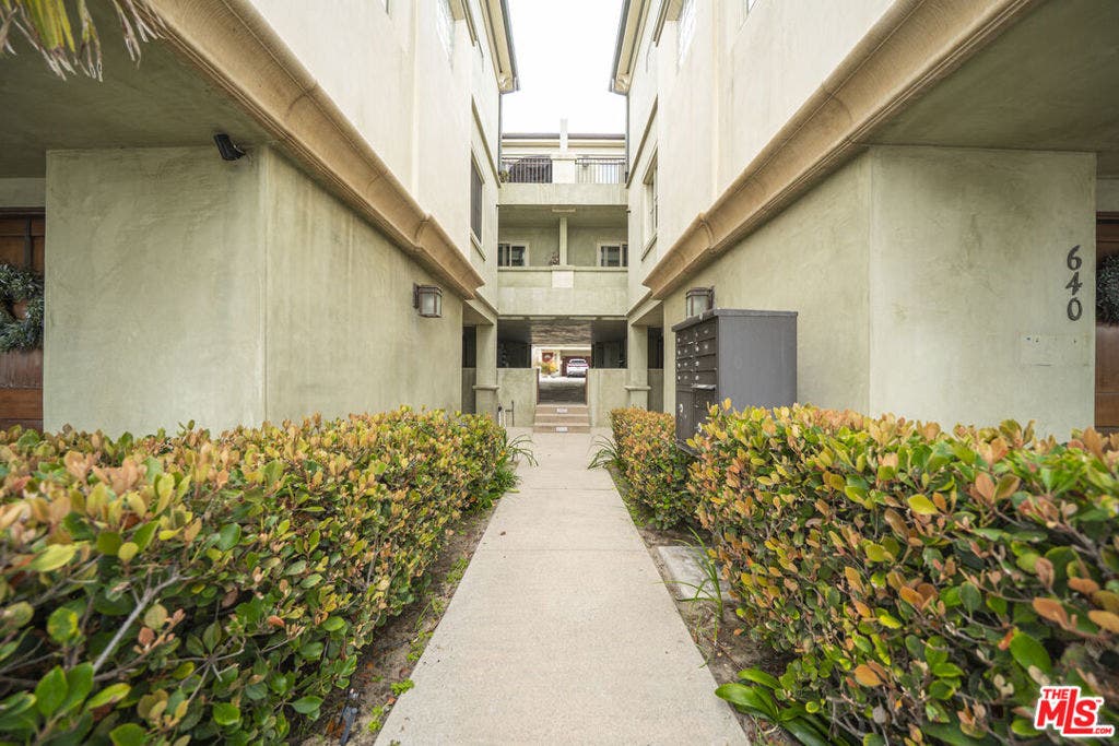 642 Hermosa Avenue, Hermosa Beach, CA 90254 642 Hermosa Avenue, Hermosa Beach, CA 90254