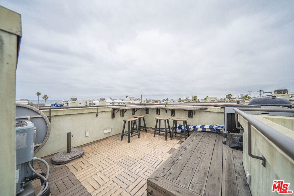 642 Hermosa Avenue, Hermosa Beach, CA 90254 642 Hermosa Avenue, Hermosa Beach, CA 90254