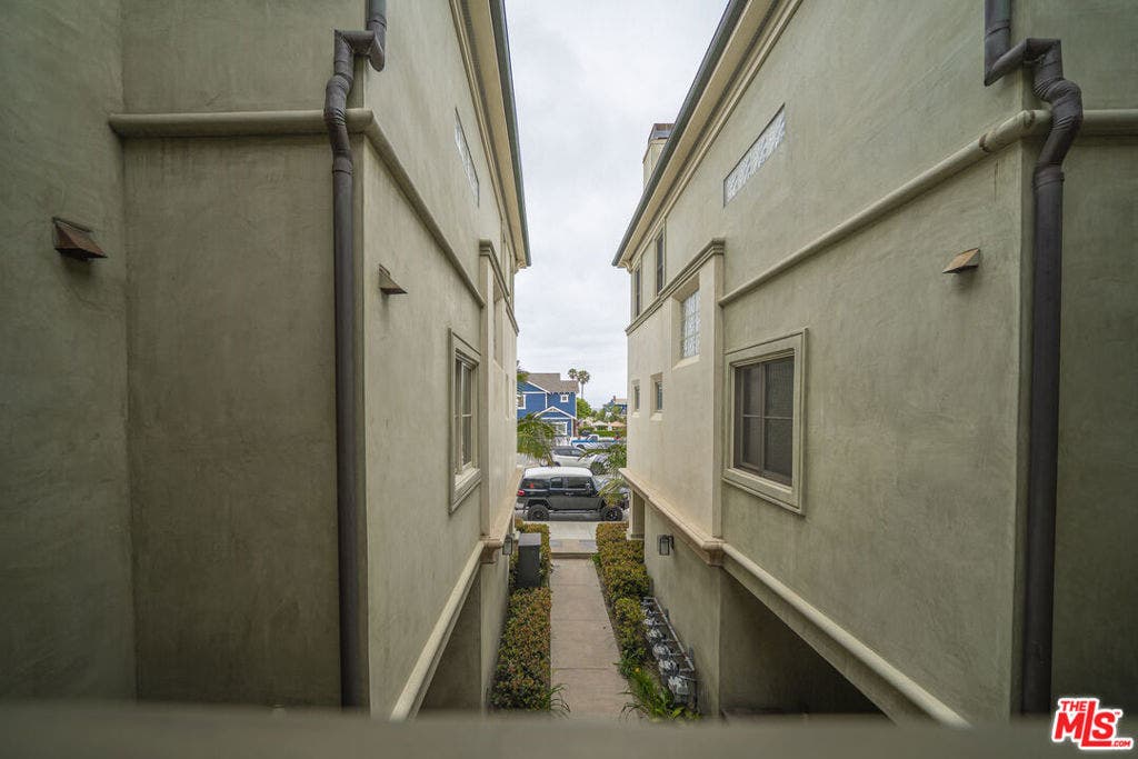 642 Hermosa Avenue, Hermosa Beach, CA 90254 642 Hermosa Avenue, Hermosa Beach, CA 90254