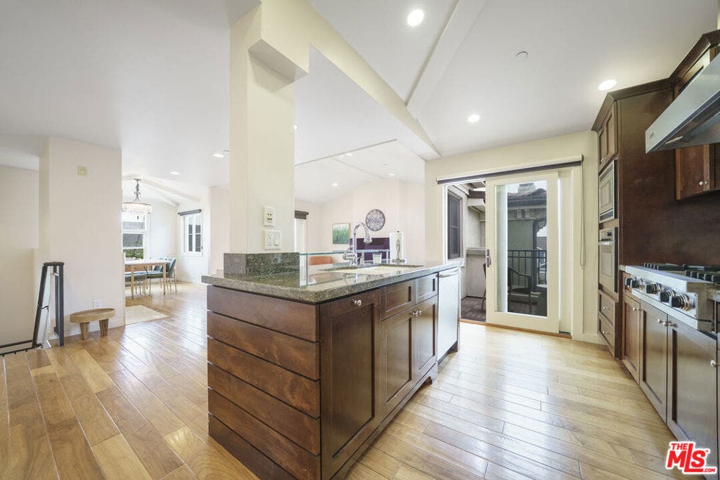 642 Hermosa Avenue, Hermosa Beach, CA 90254 642 Hermosa Avenue, Hermosa Beach, CA 90254