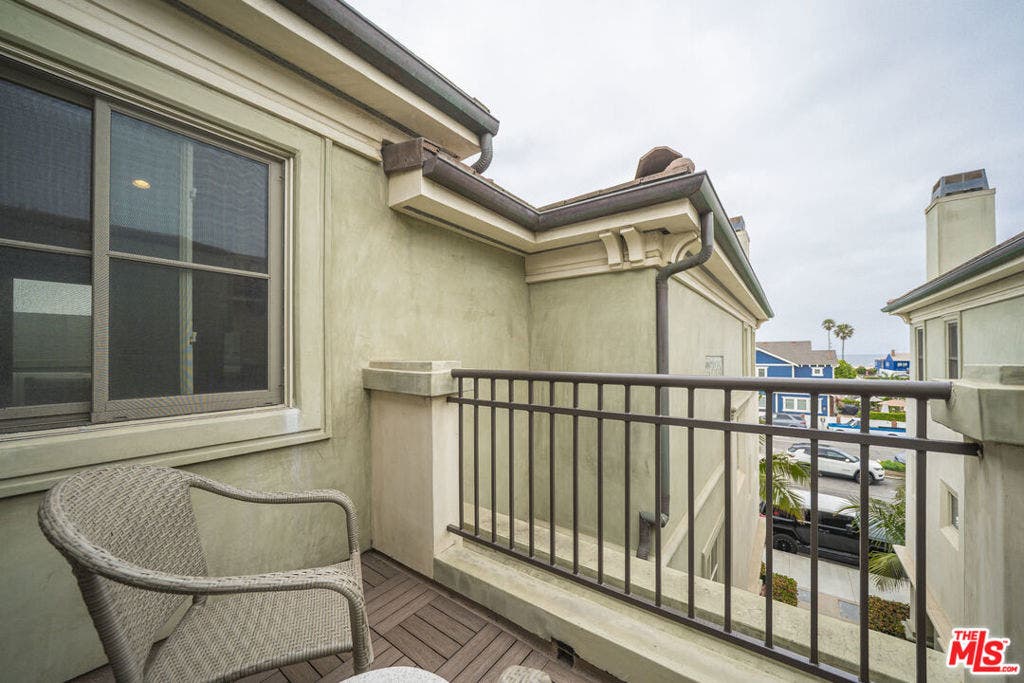 642 Hermosa Avenue, Hermosa Beach, CA 90254 642 Hermosa Avenue, Hermosa Beach, CA 90254