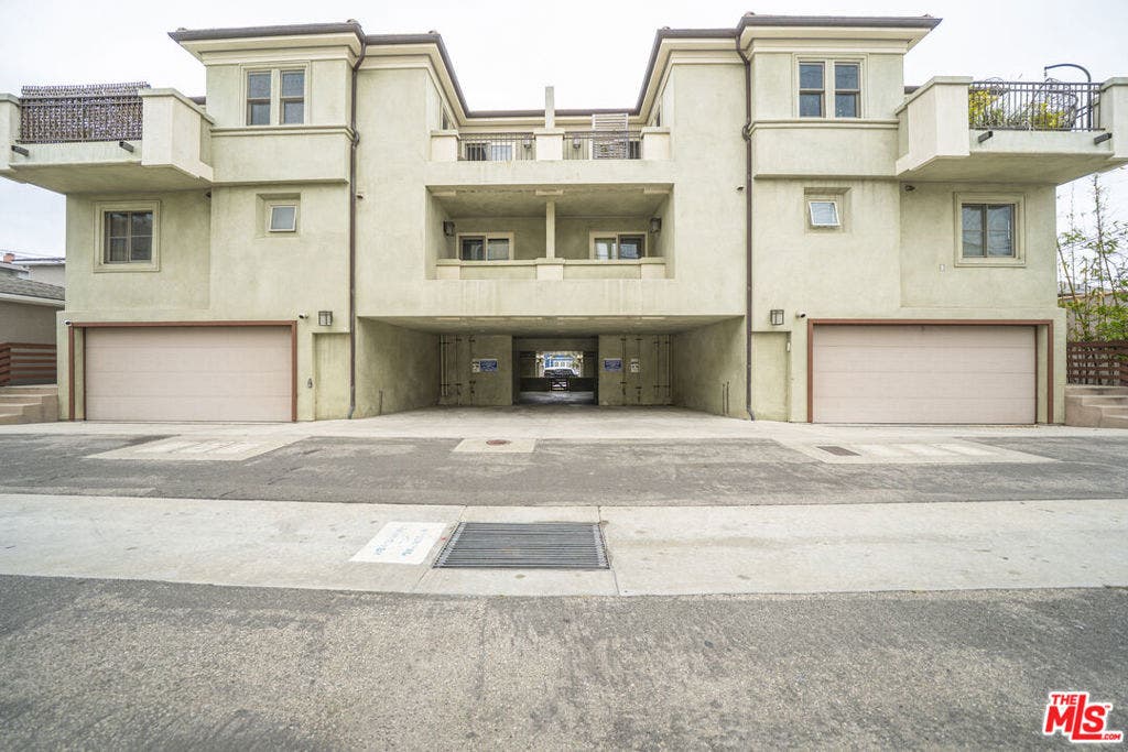 642 Hermosa Avenue, Hermosa Beach, CA 90254 642 Hermosa Avenue, Hermosa Beach, CA 90254
