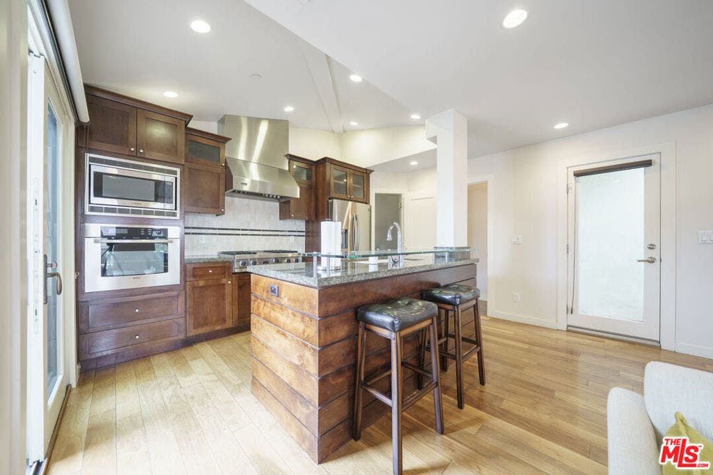 642 Hermosa Avenue, Hermosa Beach, CA 90254 642 Hermosa Avenue, Hermosa Beach, CA 90254