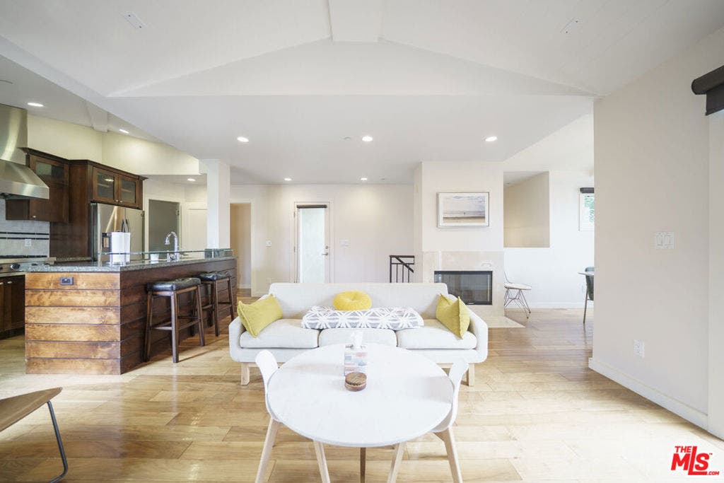 642 Hermosa Avenue, Hermosa Beach, CA 90254 642 Hermosa Avenue, Hermosa Beach, CA 90254
