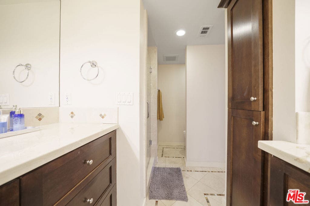 642 Hermosa Avenue, Hermosa Beach, CA 90254 642 Hermosa Avenue, Hermosa Beach, CA 90254