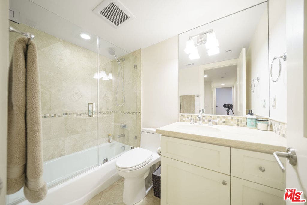 642 Hermosa Avenue, Hermosa Beach, CA 90254 642 Hermosa Avenue, Hermosa Beach, CA 90254