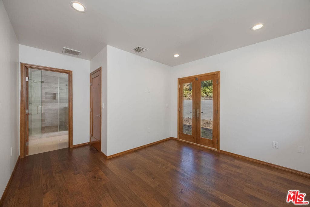 3058 Hollycrest Place, Los Angeles, CA 90068
