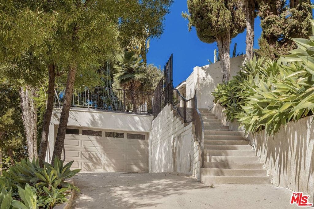 3058 Hollycrest Place, Los Angeles, CA 90068