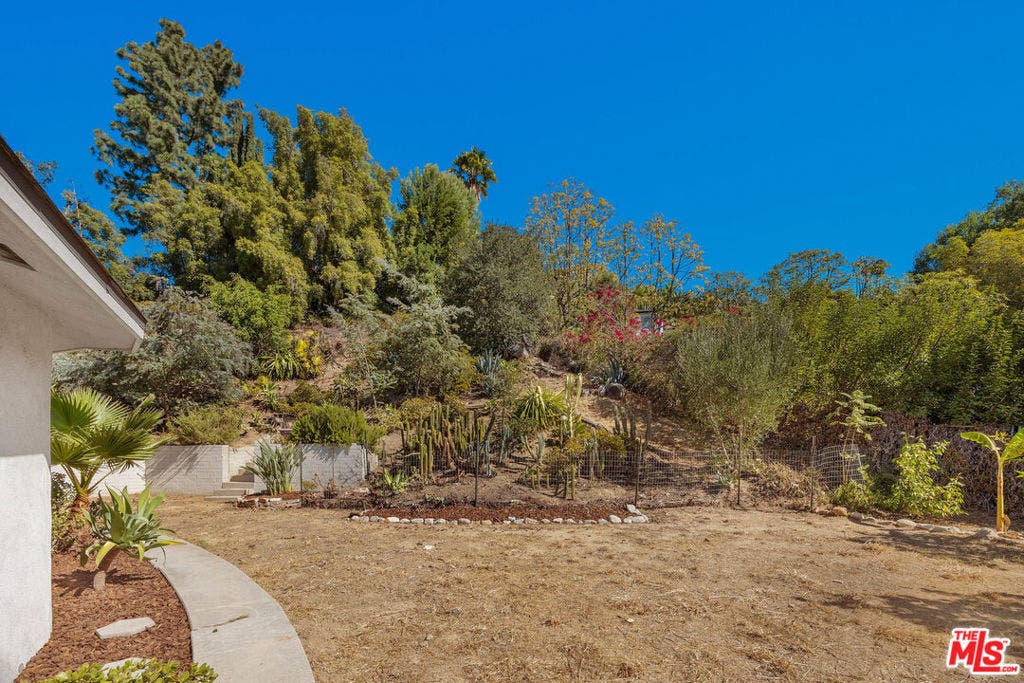 3058 Hollycrest Place, Los Angeles, CA 90068