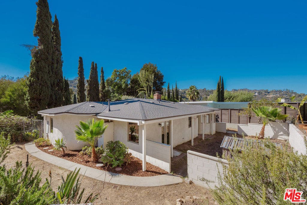 3058 Hollycrest Place, Los Angeles, CA 90068