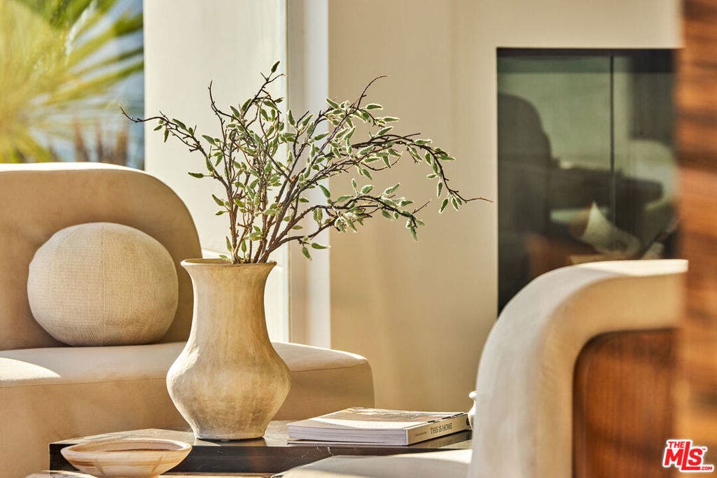 27549 Pacific Coast Highway, Malibu, CA 90265 27549 Pacific Coast Highway, Malibu, CA 90265