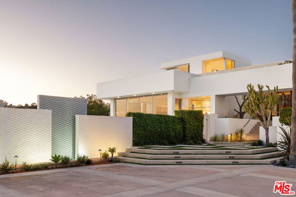 27549 Pacific Coast Highway, Malibu, CA 90265 27549 Pacific Coast Highway, Malibu, CA 90265