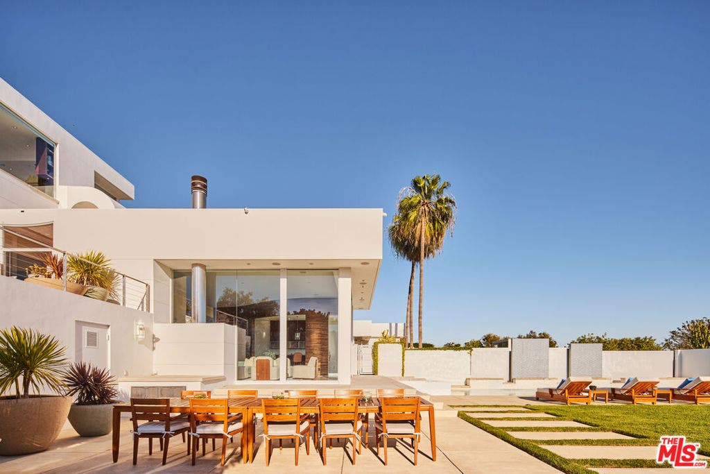 27549 Pacific Coast Highway, Malibu, CA 90265 27549 Pacific Coast Highway, Malibu, CA 90265