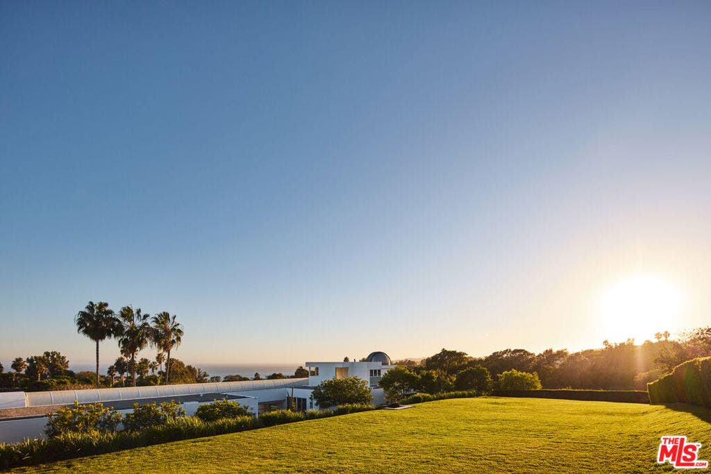 27549 Pacific Coast Highway, Malibu, CA 90265 27549 Pacific Coast Highway, Malibu, CA 90265