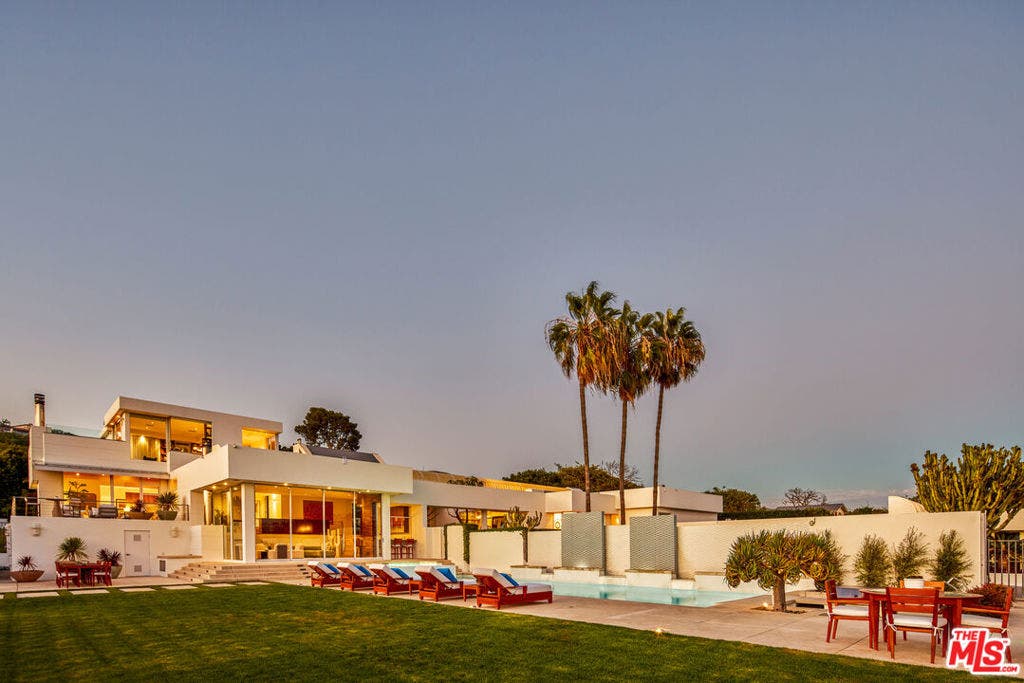 27549 Pacific Coast Highway, Malibu, CA 90265 27549 Pacific Coast Highway, Malibu, CA 90265