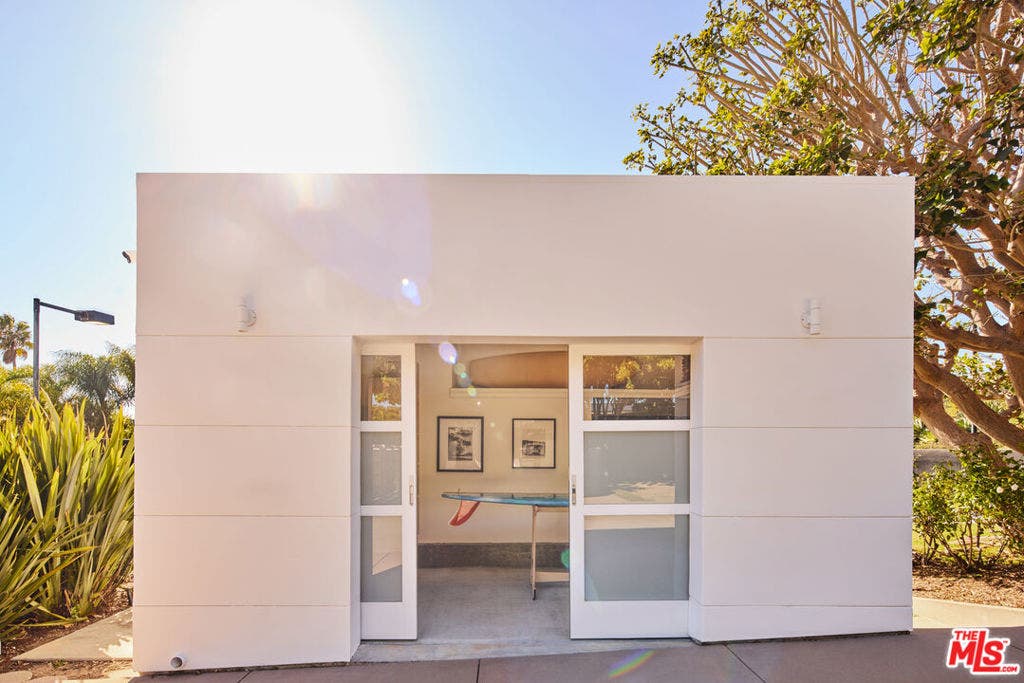 27549 Pacific Coast Highway, Malibu, CA 90265 27549 Pacific Coast Highway, Malibu, CA 90265